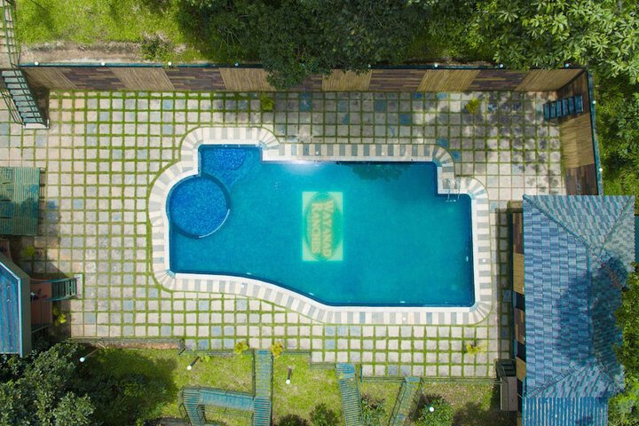 Pool 13 of 25