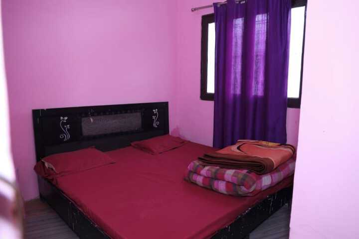 Room 16 of 77