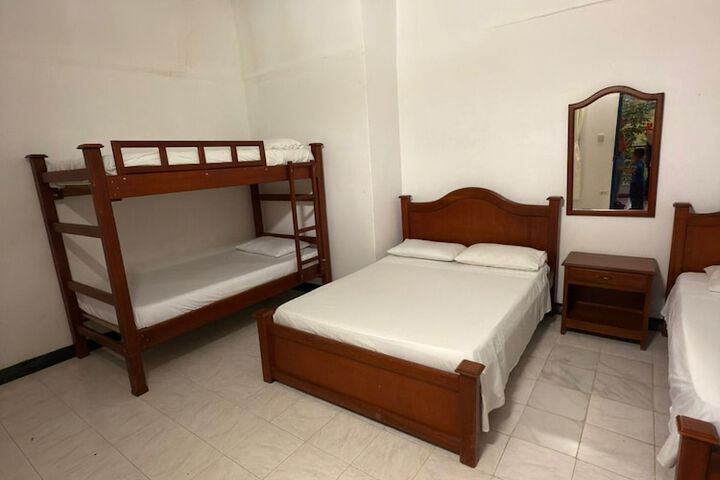 Room 7 of 14