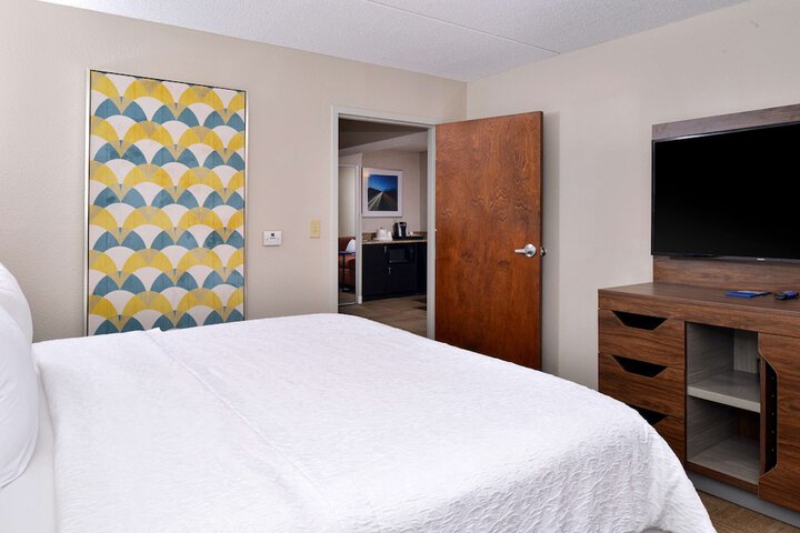 1 King Bed (1 of 16)