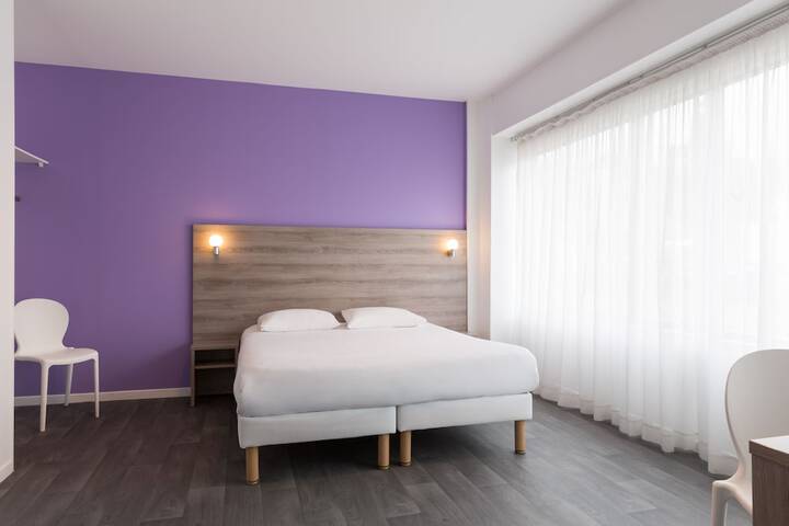 Room 9 of 65