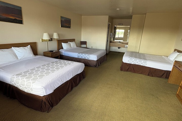 Room 16 of 77