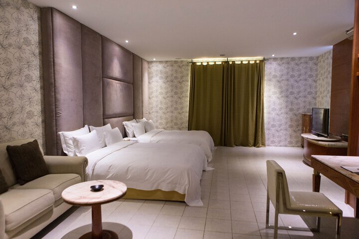 Room 31 of 62
