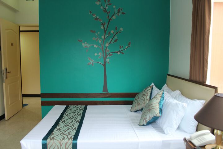 Room 10 of 34