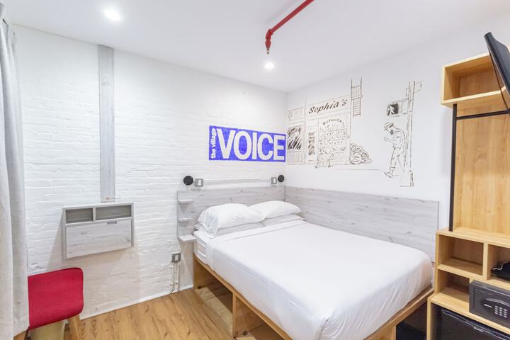 Room 14 of 35