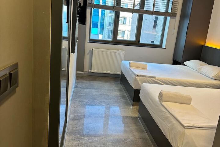 Room 13 of 48