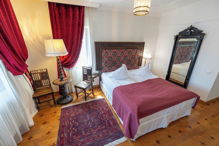 Room 5 of 37