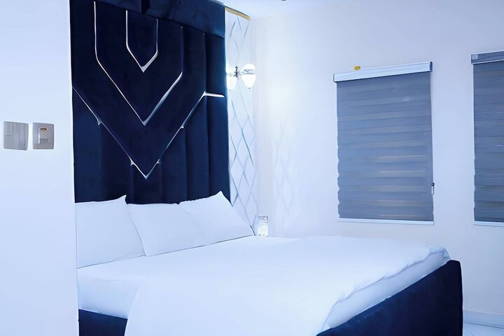 Room 14 of 25