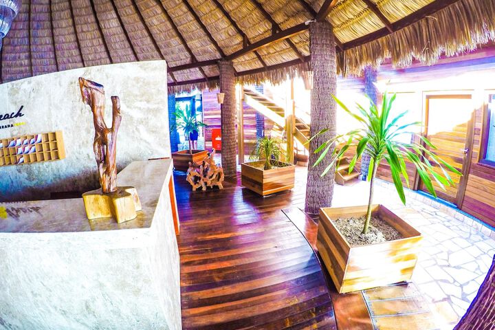 Entrance & Lobby