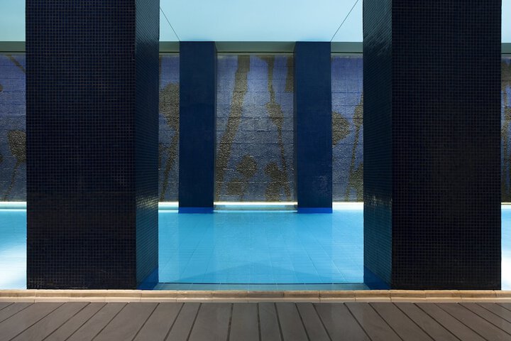 Hotel Pool