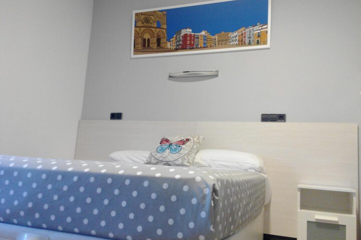Room 32 of 66