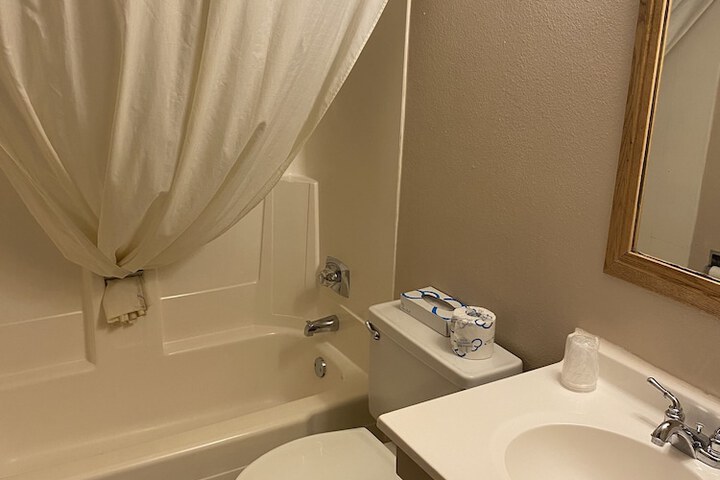 Room 11 of 17