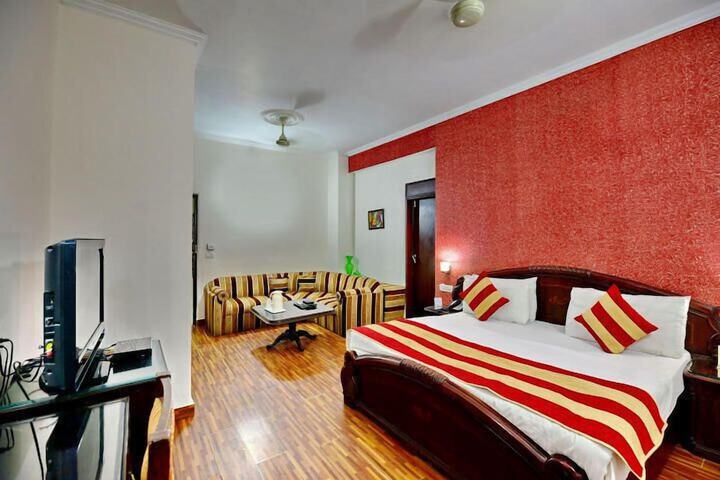 Room 14 of 28
