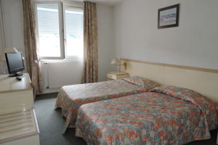 Hotel Suite Photo
