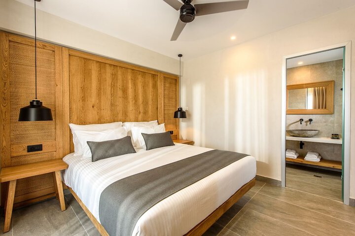 Room 9 of 27