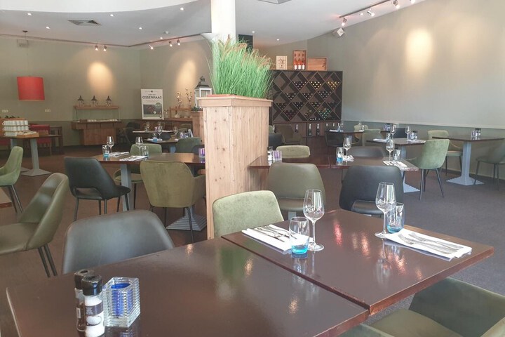 Dining 26 of 50