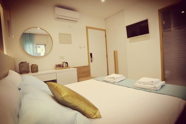 Room 15 of 50