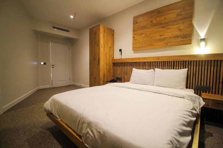 Room 5 of 59