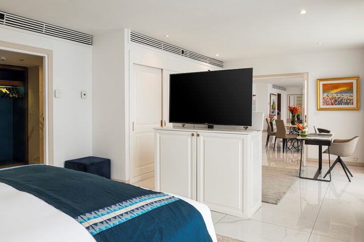 Room 14 of 175
