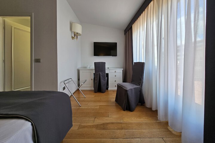 Room 43 of 91