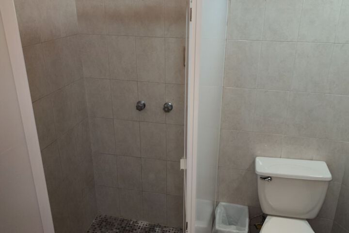 Room 51 of 76