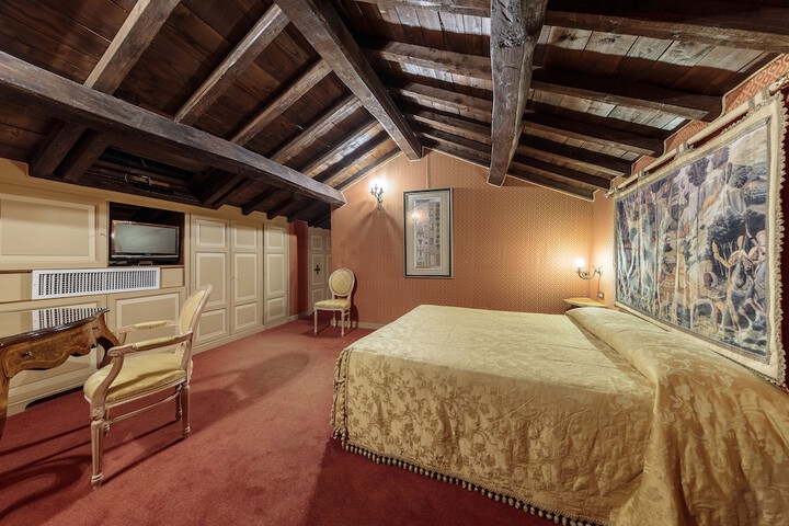 Room 26 of 88