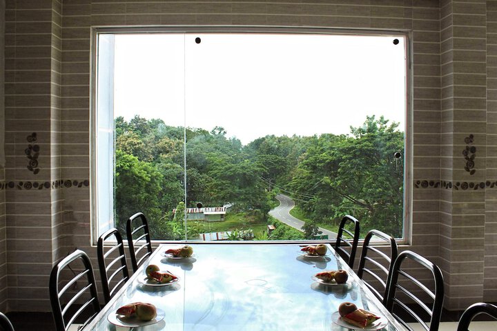 Dining 17 of 23