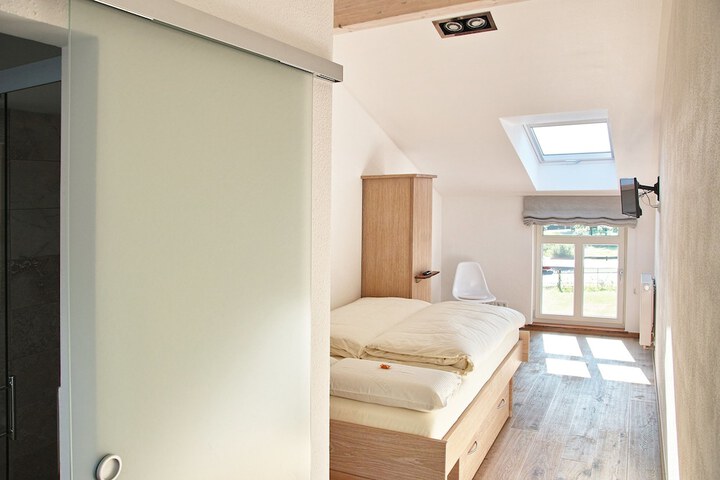 Room 6 of 53
