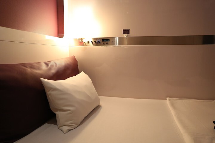 Room 8 of 37