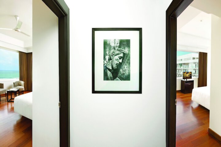 Room 4 of 33