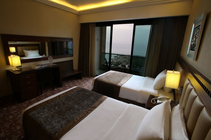 Room 4 of 44