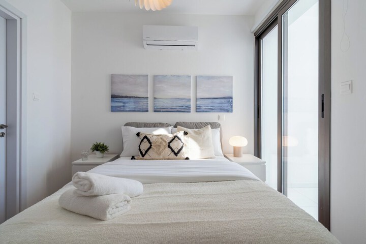 Room 29 of 210