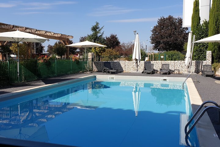 Hotel Pool