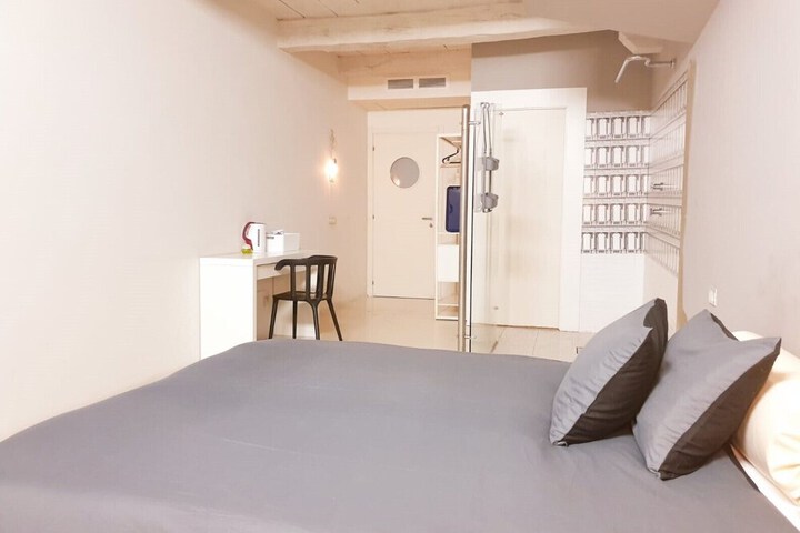 Room 21 of 72