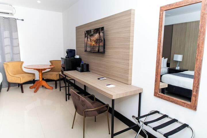 Room 9 of 22