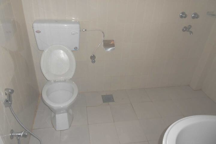Room 13 of 28