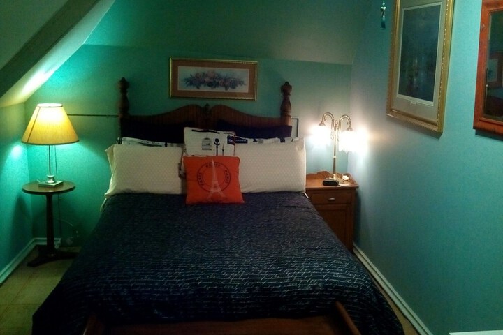 Room 15 of 53