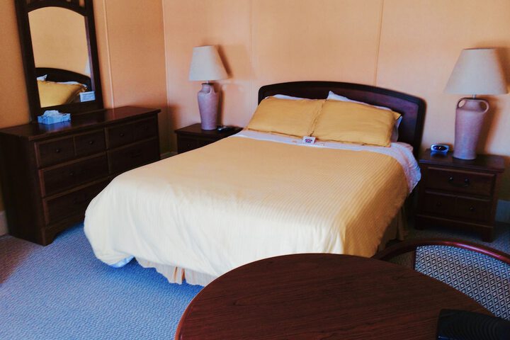 Room 7 of 32