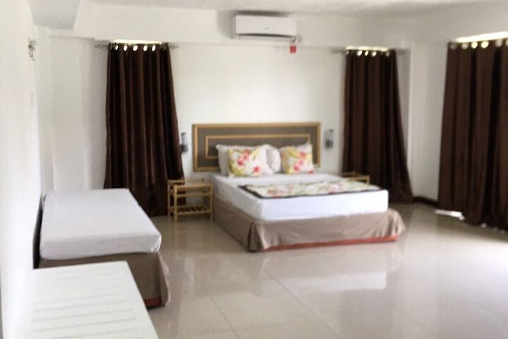 Room 9 of 37