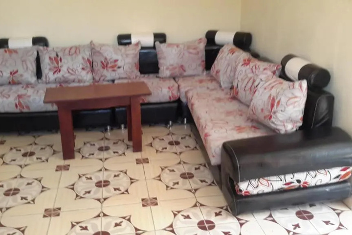 Room 5 of 8