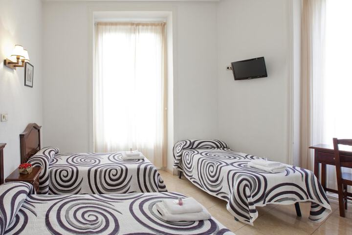 Room 19 of 38