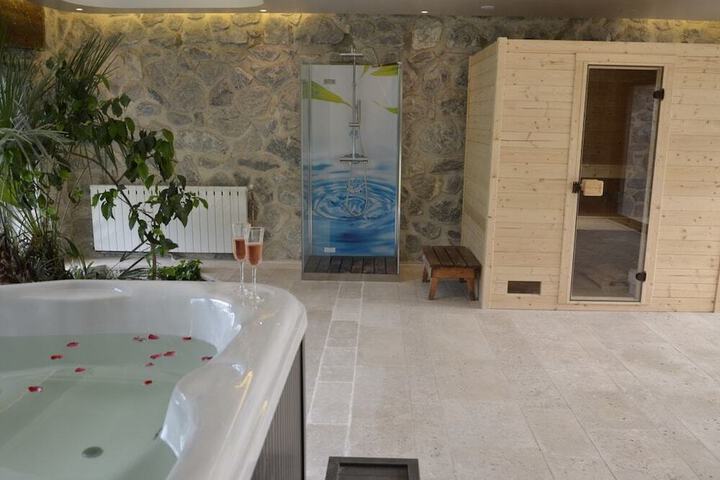 Spa 6 of 8