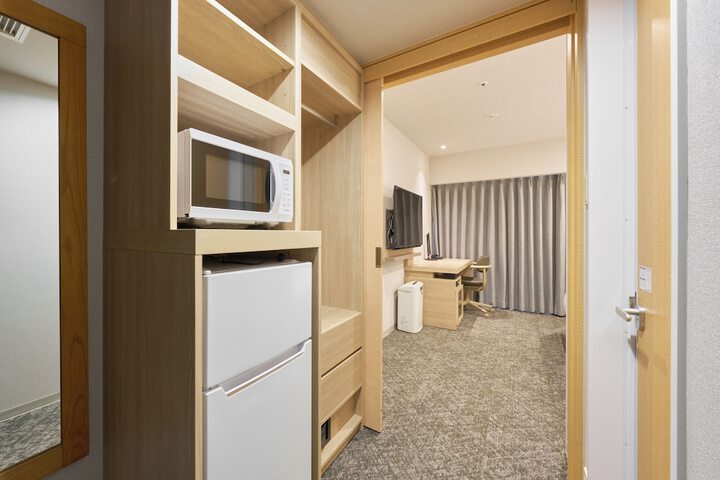 Room 16 of 177