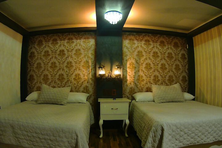 Room 49 of 152