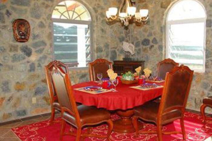 Dining 5 of 18