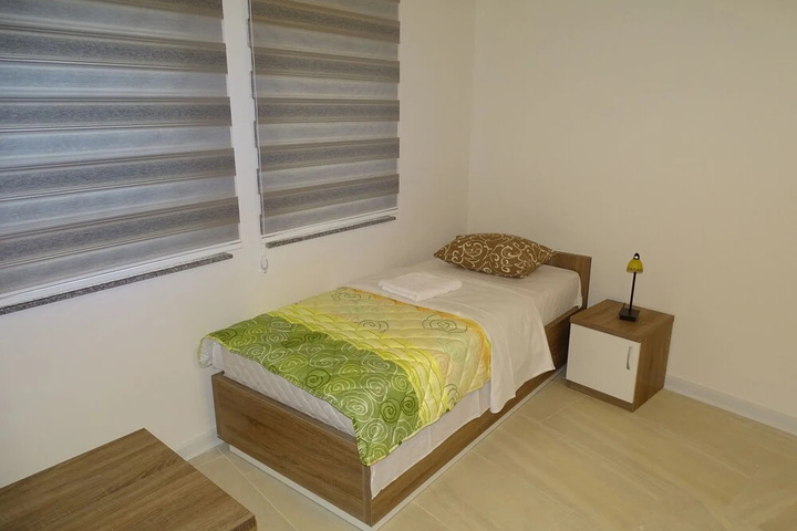 Room 5 of 16