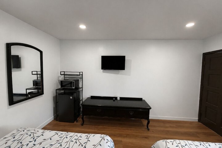 Room 13 of 31