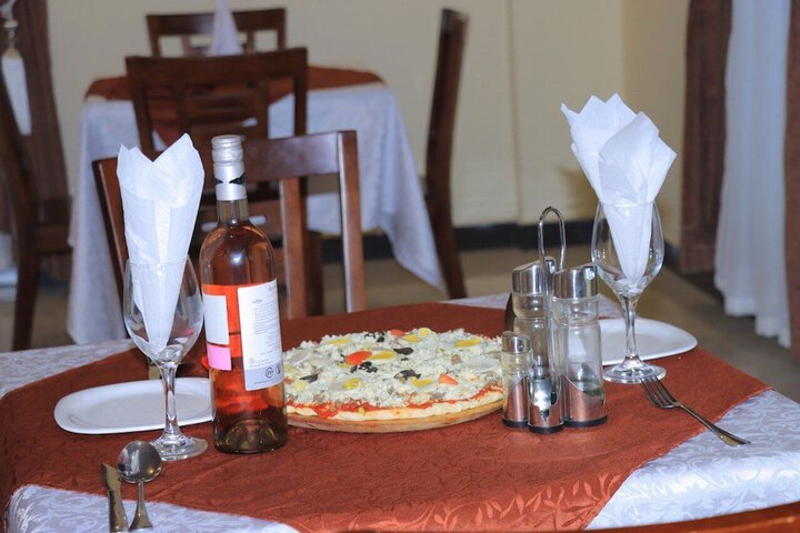 Dining 12 of 20