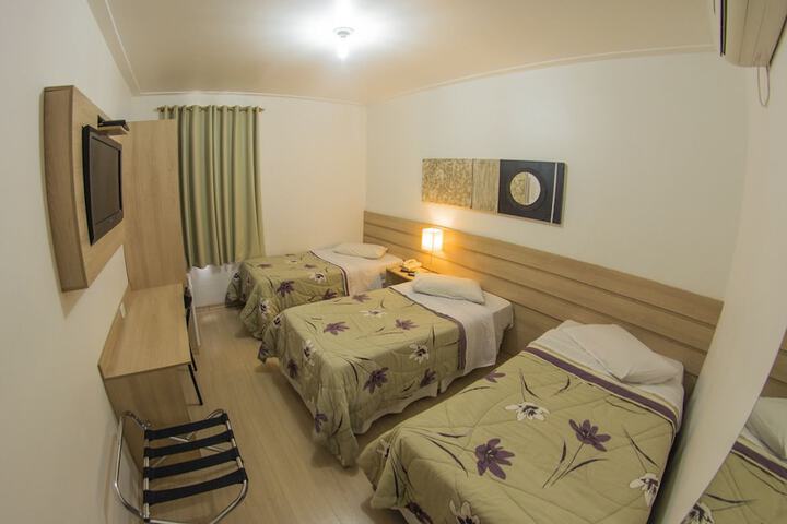 Room 12 of 37