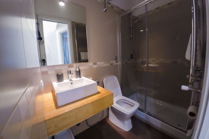 Room 15 of 17